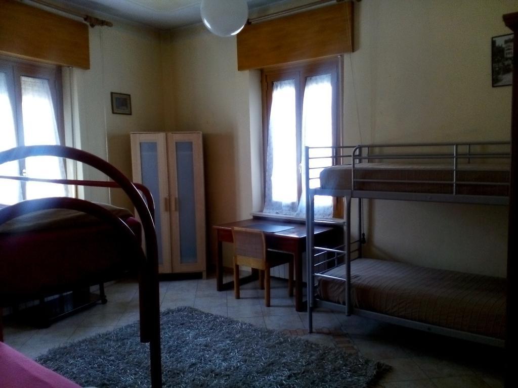 Turin Hostel Стая снимка